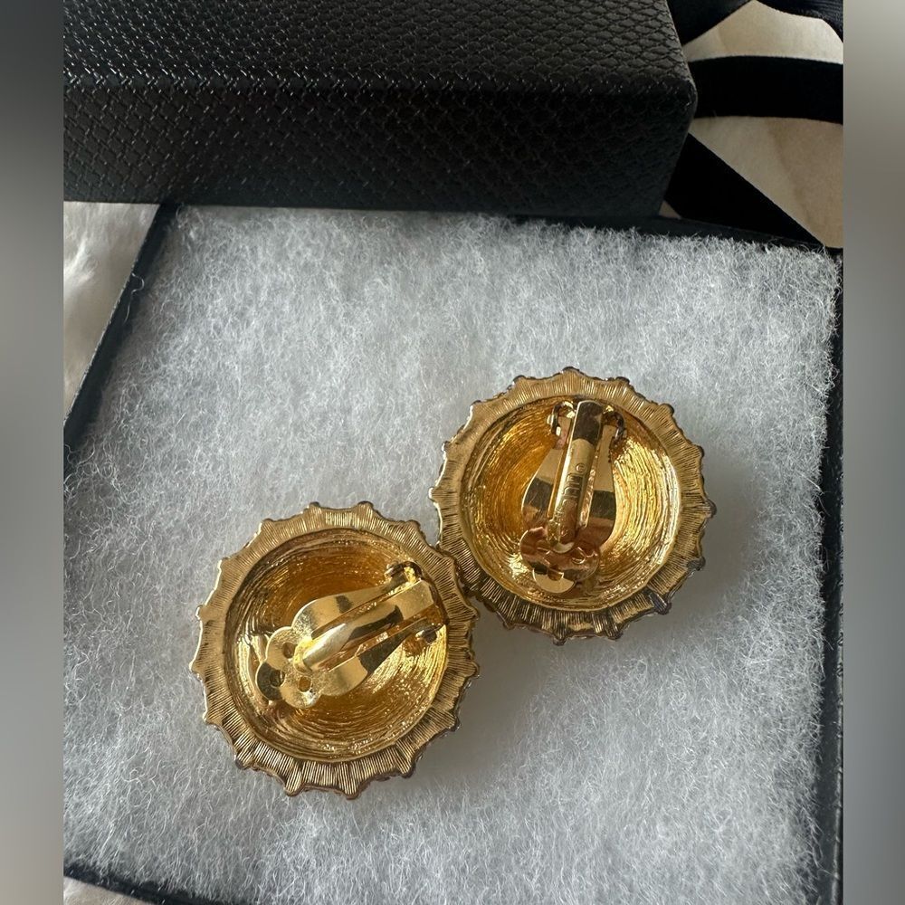 St John Elegant Black and Gold Vintage Earrings - Picture 4 of 5
